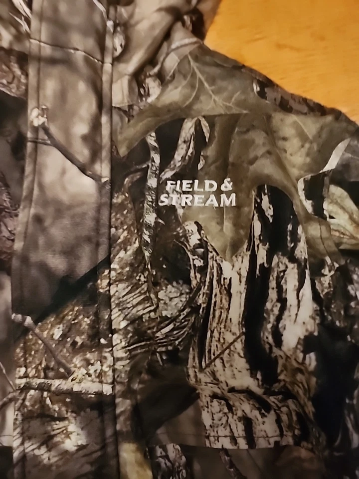 Jaqueta de caça juvenil Field & Stream tamanho pequeno camuflagem isolada com capuz isolada - Imagem 2 de 4