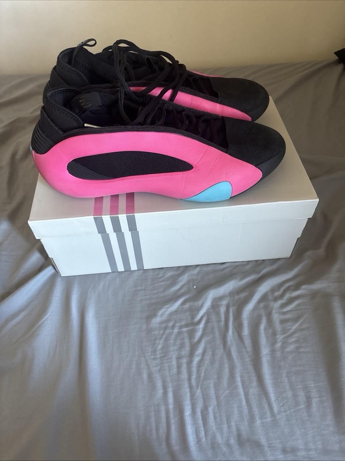 Harden 8 Flamingo Pink Golf Club Size 10.5 Men's used