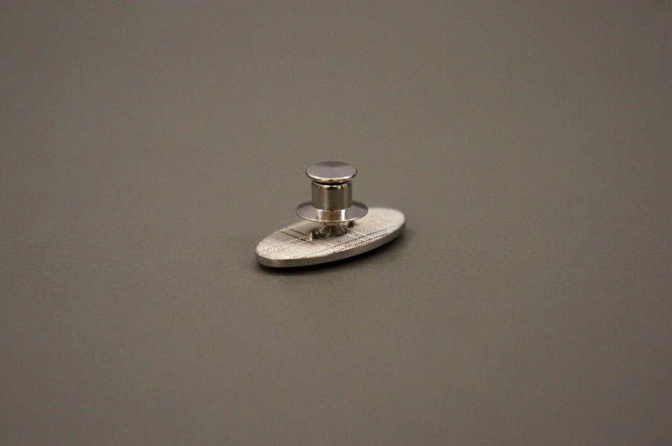 New Genuine Land Rover Basic Classic Green Enamel Steel Metal Pin Badge Dealer — 第 4/4 张图片