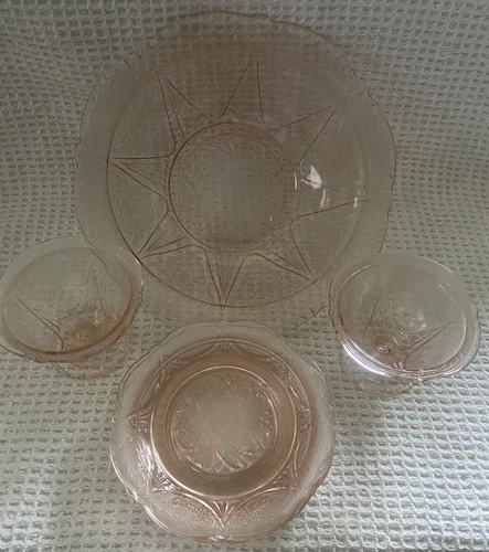 HAZEL ATLAS ROYAL LACE SET-10” BOWL, 5 DESSERT PLATES 6”, 2 SHERBET DISHES PINK