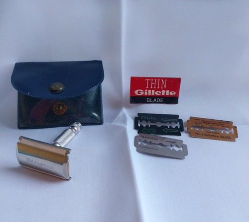 Vintage Gillette travel razor w/3 blades unused in case