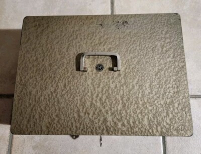 Ancienne Boîte De Nettoyage Pour Fusil - Manufrance Saint Etienne - Métal