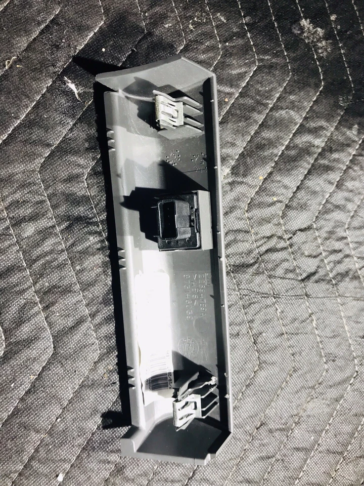 Placa de ajuste genuina GM 15947739 cobalto 06-10 Foto 2 de 2