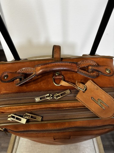 Hartmann Limited Edition Tan Belting Leather Carry On Rare Luggage On Wheels 22" - Picture 4 of 12