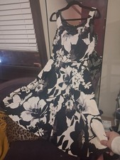 White House Black Market Black White Floral Fit & Flare Sleeveless Dress 12
