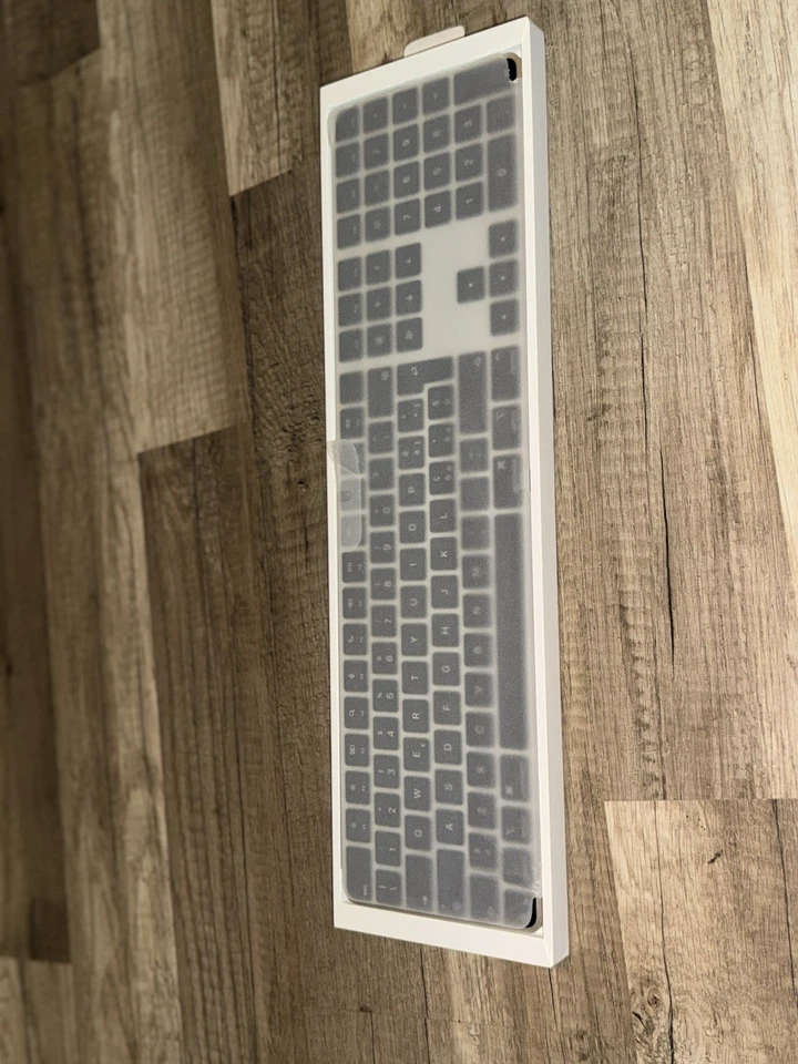 Apple Magic Keyboard with Touch ID and Numeric Keypad - schwarz  - Bild 2 von 4