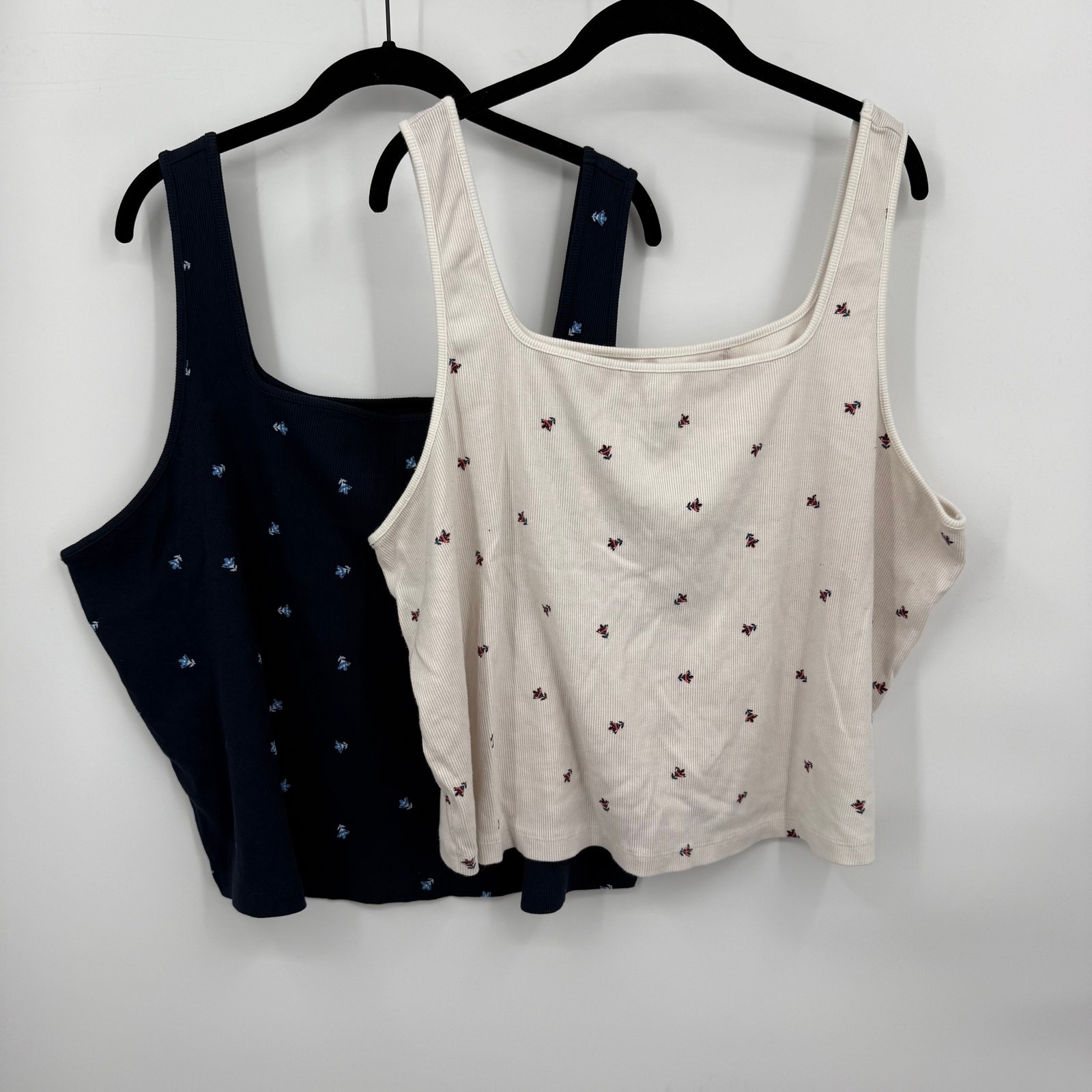Set of 2 Old Navy Women's Floral Crop Tank Top Ribbed Knit Size 4X Blue/Cream