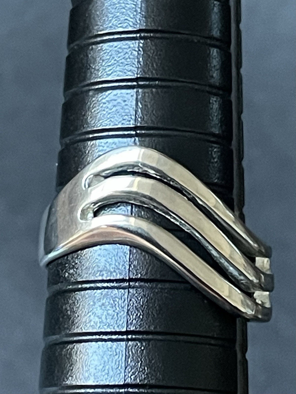 Stunning  Solid .925 Sterling Silver Ring. Size S? - image 8