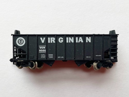 Tolva abierta de dos bahías Virginian (VGN) escala N 9501 con acopladores rápidos | Zustand: Used