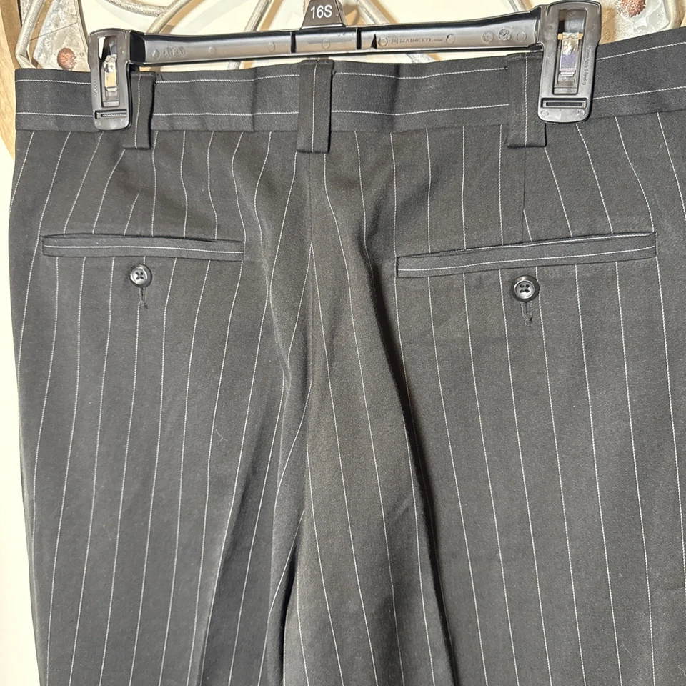 Vestido Brandini Para Hombre Negro Pin Pantalón Talla 34/32 Poliéster/Rayón Plisado Bolsillos Usado en Excelente Condición Foto 3 de 4