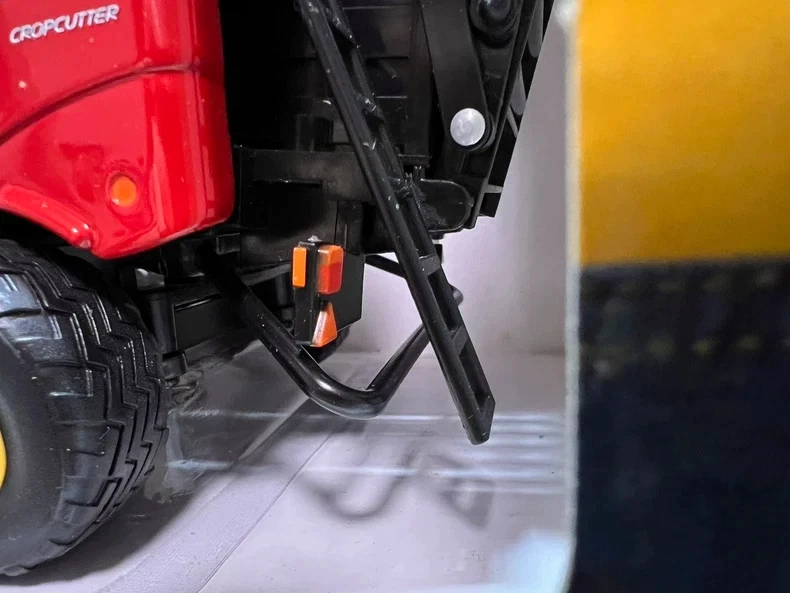 ERTL13972- 1/32 New Holland Big Baler 340 - Image 4 of 4