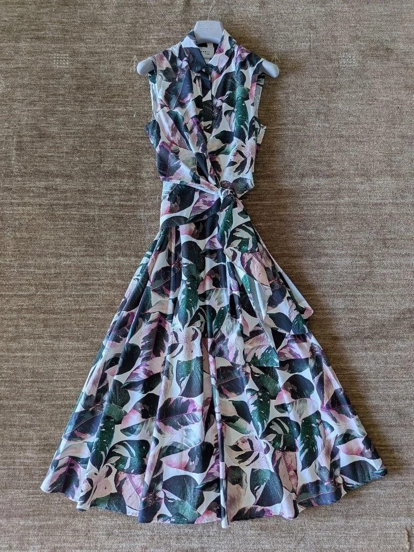 AKRIS punto Sleeveless Shirt Dress UK 10 IT 42 Botanical Print
Opens in a new window or tab