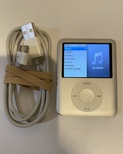 Apple iPod Nano 3rd Generation Silver 4 GB Works Great