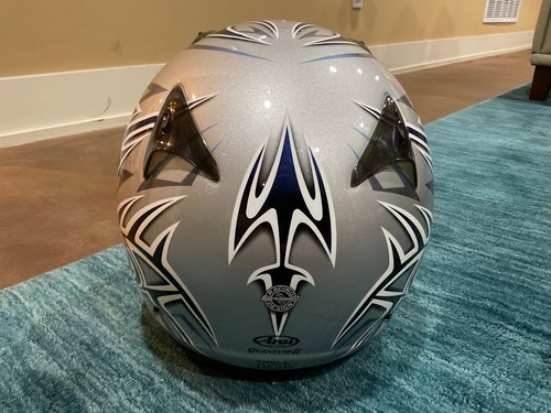 ARAI QUANTUM II 2 RACING DESIGN BLUE/SILVER FULL-FACE MOTORCYCLE HELMET XL - Picture 2 of 11