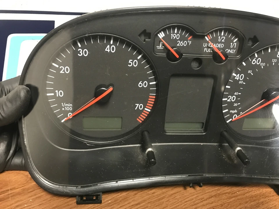 2000 VOLKSWAGEN JETTA INSTRUMENT CLUSTER *MILEAGE UNKNOWN #9644 - Image 2 of 4