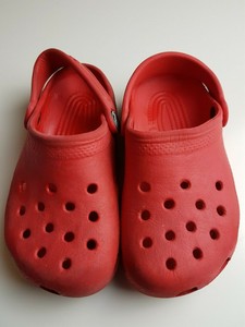 crocs crocband red