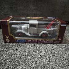 Road Signature - 1934 Gray Ford Pickup Wrecker 1:18 #92257 - NIB