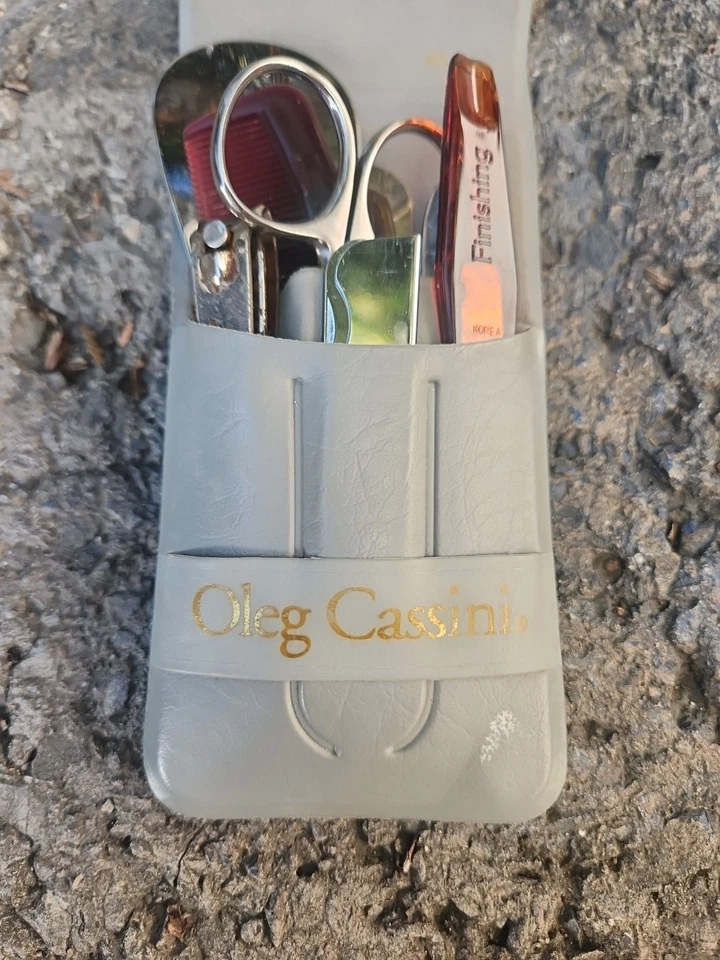 Juego de manicura de viaje vintage Oleg Cassini 9 piezas en estuche GRAN COLECCIONABLE AÑOS 60 Foto 2 de 4