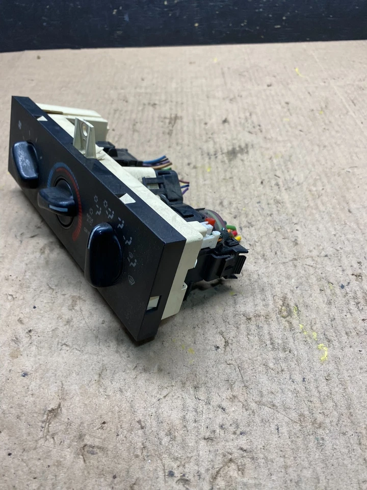 1998 - 2003 Dodge Ram Van 1500 2500 3500 controle climático aquecedor CA R8442 DG - Imagem 3 de 4