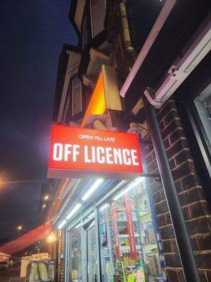 OFF LICENSE Outdoor LED Schild, jedes Bild verfügbar, Größe 50x25 cm