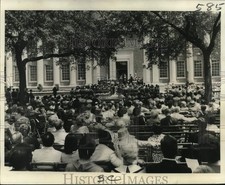 1971 Press Photo Tulane University dedication of Joseph Merrick Jones Hall.