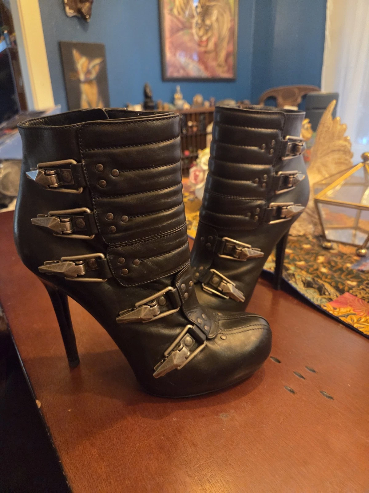 Alexander McQueen — Alexander McQueen Iconic Black Latch Ski Boots Size 37.5 EU or 6.5 Womens US