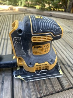 Dewalt DCW200 18V Li ion Brushless Sandpaper Sander