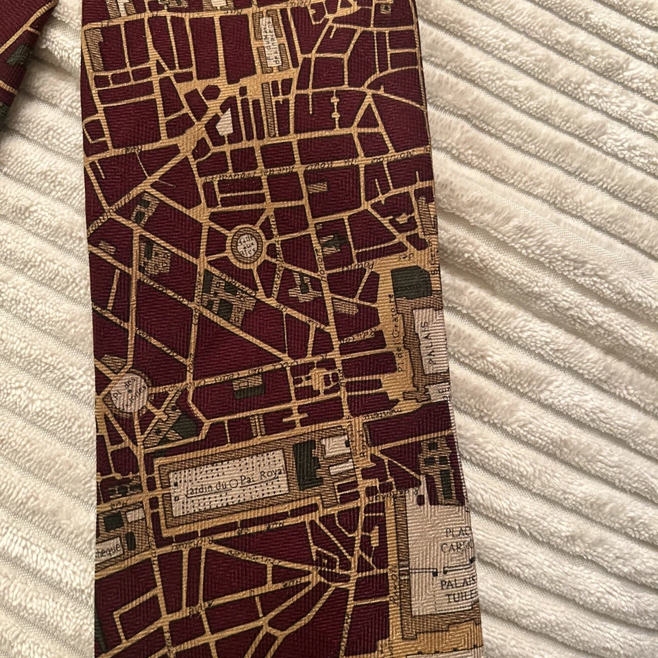 Corbata CIVITAS París Francia Paisaje Mapa Viaje Rojo Borgoña 100% Pura Seda Foto 4 de 4