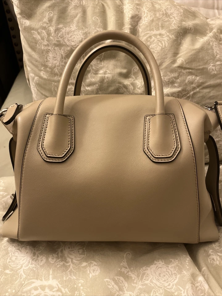 Givenchy soft leather antigona handbag - Image 2 of 4