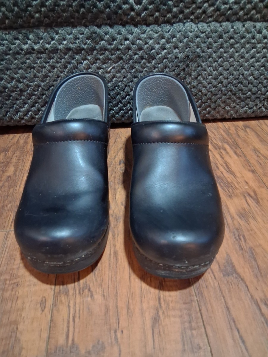 Dansko Black Leather Comfort Clogs Women display picture 1