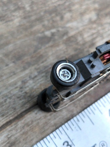 AFX slot car chassis - Picture 14 of 14