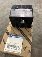 GRAND CHEROKEE COMMANDER CHARGER 300 W/REMOTE START KEYLESS ENTRY RECIEVER MOPAR