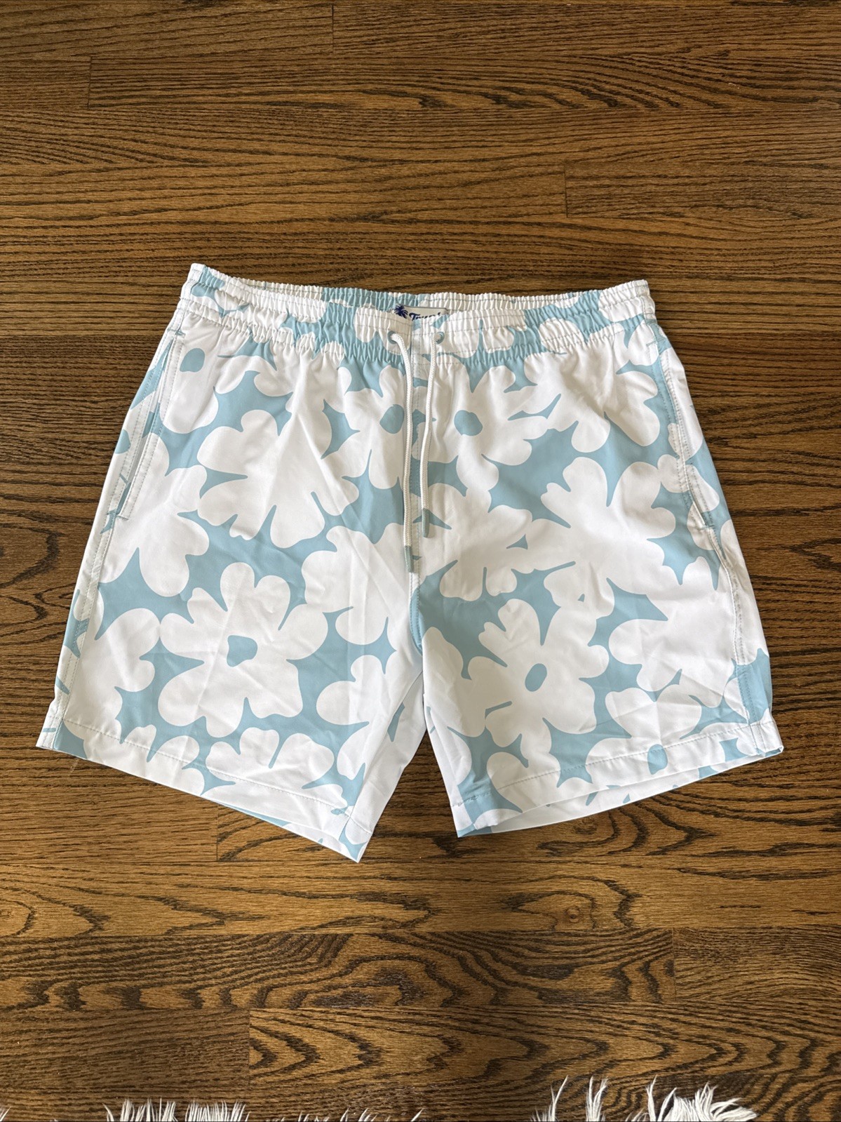 Trunks Men's Swimsuit Size L White Flowered Swim Shorts New Without Tags