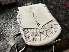 White Geometric Pattern Women's Backpack with Drawstring Snap Closure