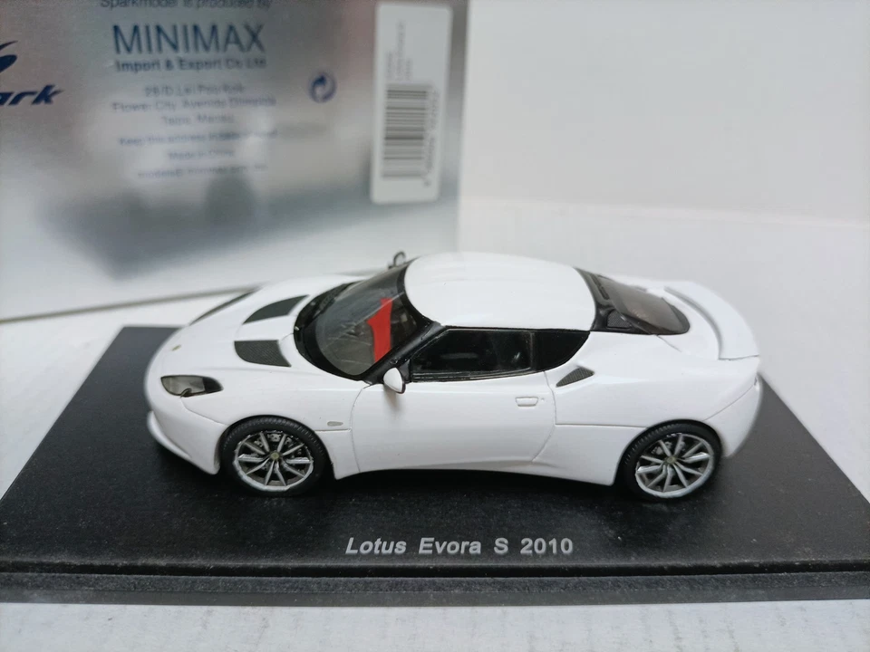 Spark 1:43 Lotus Evora S 2010 White Lotus Coupe Car Model - Image 2 of 4