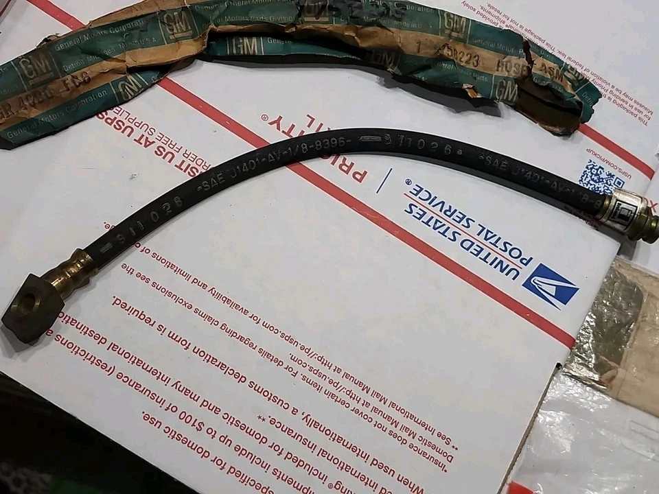 Manguera de freno delantera Chevrolet Chevette 1976-1978 GM OEM # 9758223 NUEVO DE LOTE ORIGINAL Foto 3 de 3