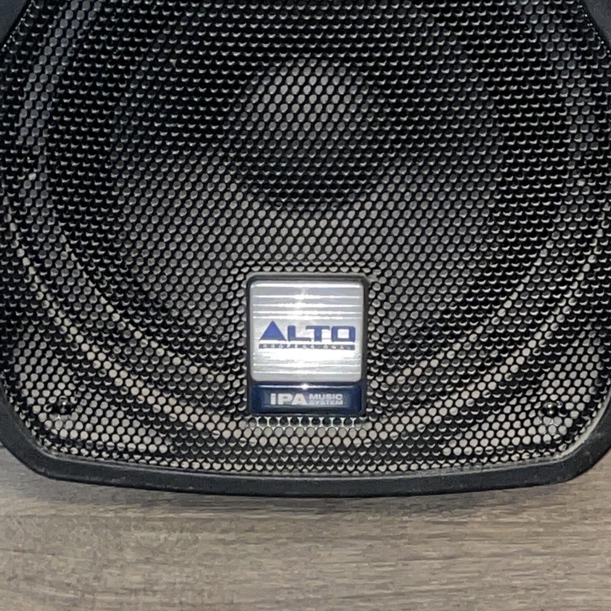 Alto Professional iPA Music System 400 watts Powered Speaker for