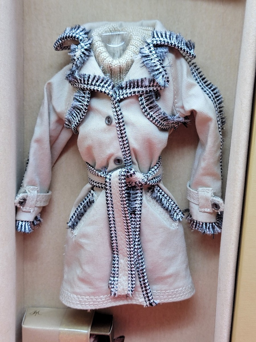2004 Integrity Toys Fashion Royalty LIFE ON THE RUNWAY Travel Wear
