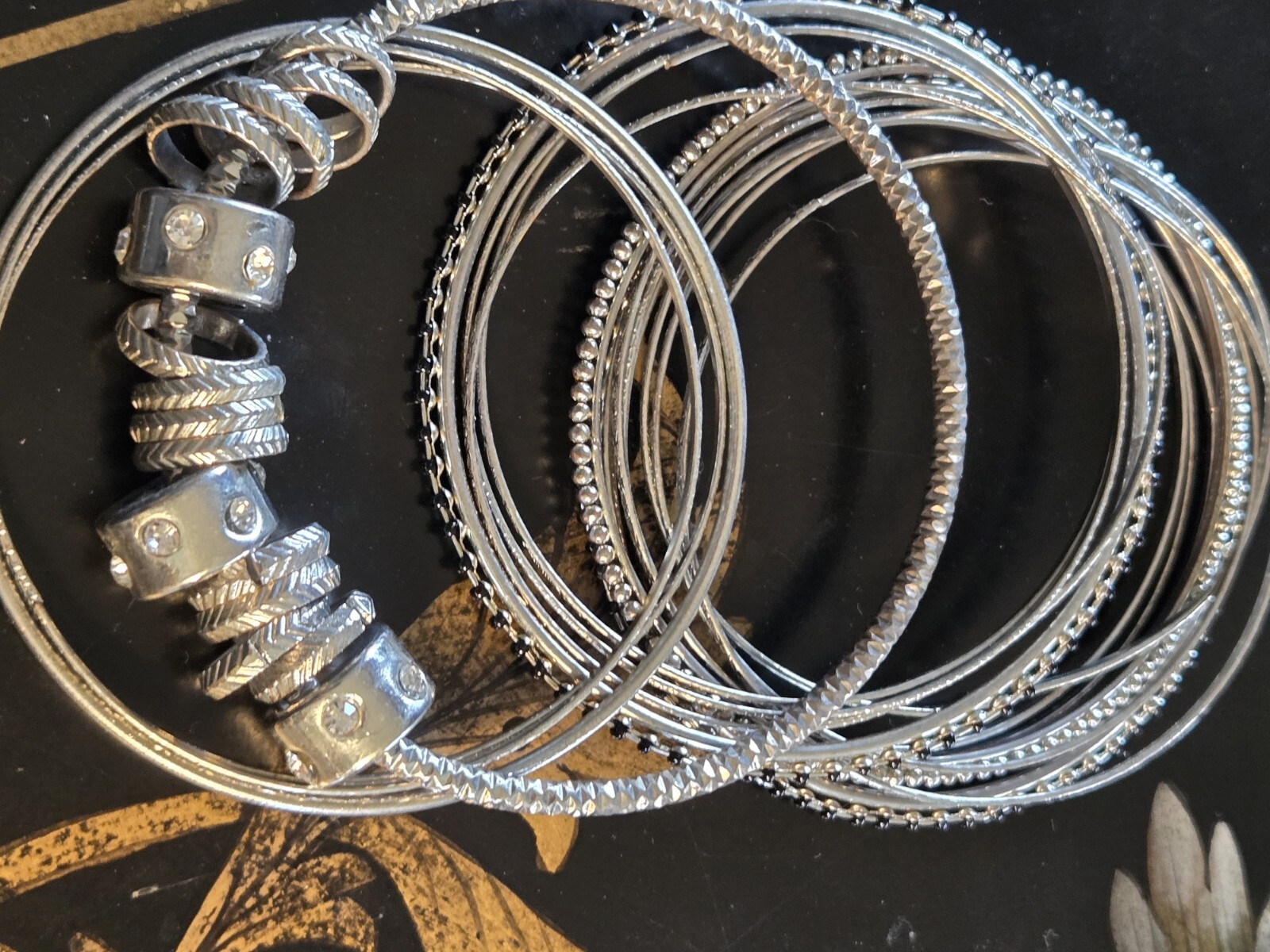 16 Silvertone Assorted Bangle Bracelets Mixed Met… - image 12