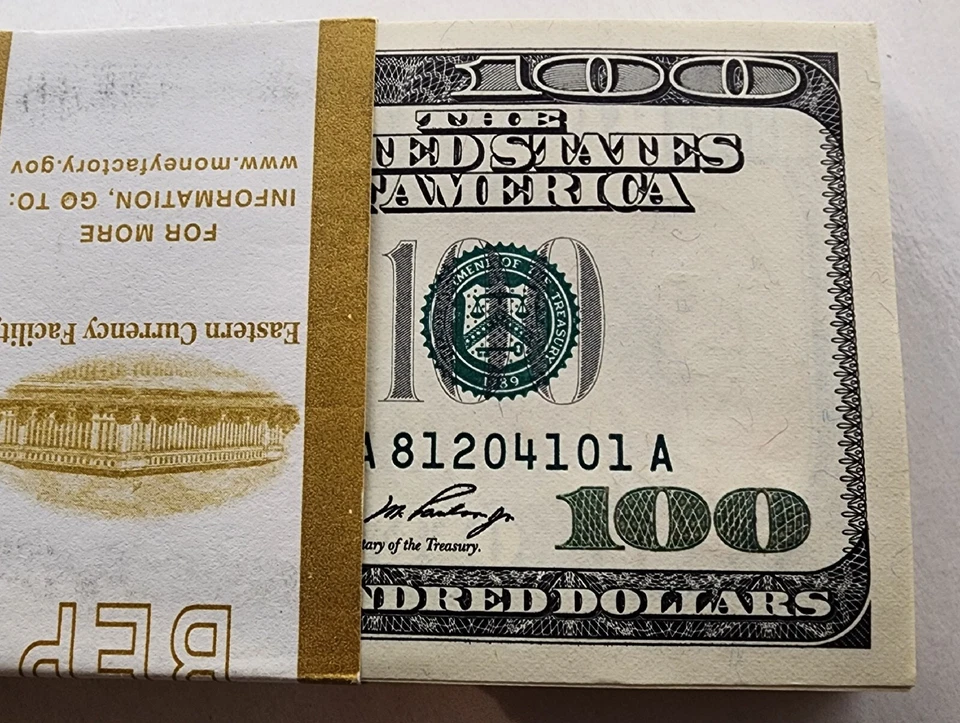 (1 Bill) 2006 Series UNCIRCULATED SEQUENTIAL $100 Dollar Bill From BEP Brick - Image 3 of 4