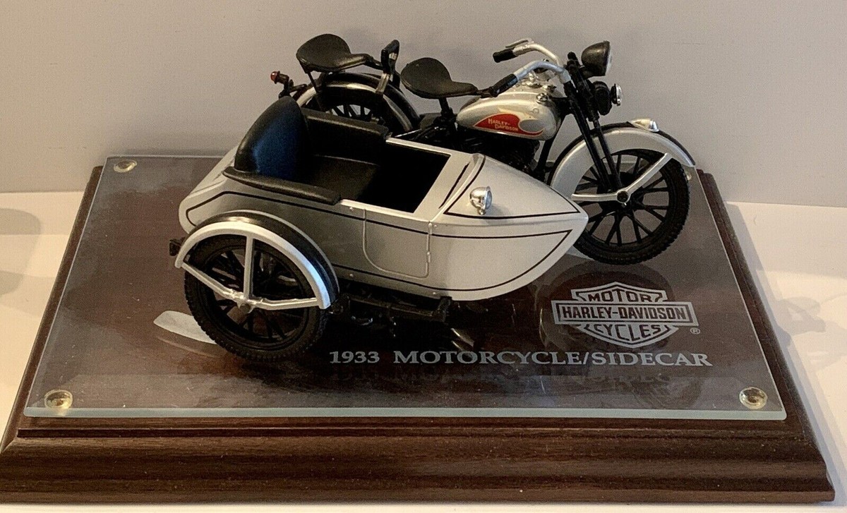 99195-95V HARLEY 1933 VL MOTORCYCLE WITH SIDECAR BANK SILVER