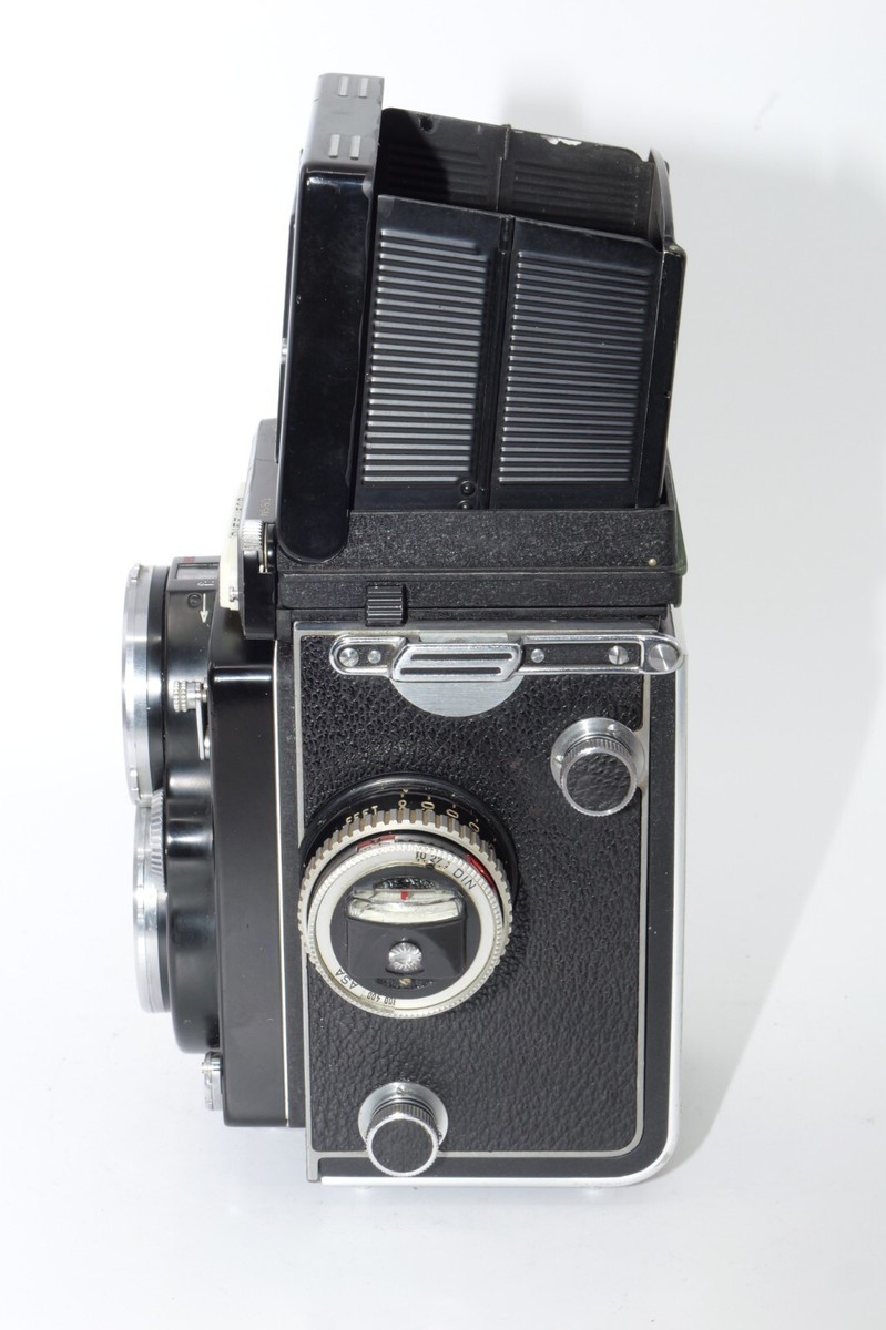 Rolleiflex 2.8 E2 6x6cm TLR Film Camera. Xenotar 80mm f2.8 lens