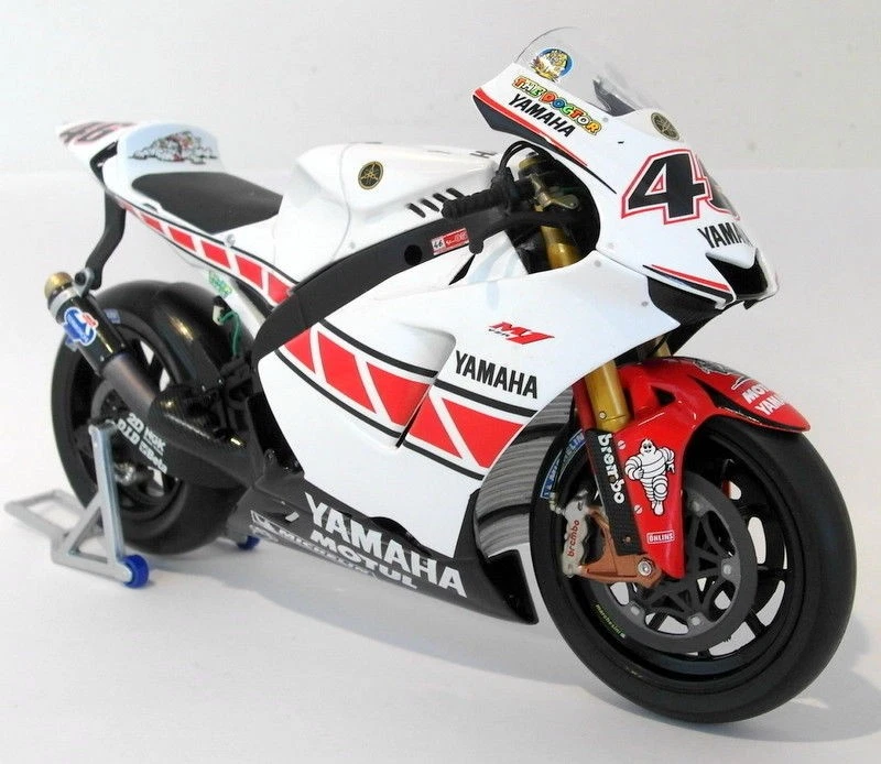 MINICHAMPS Yamaha YZR-M1 Contemporary Manufacture Diecast