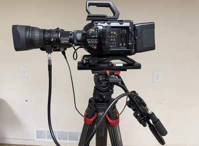 Blackmagic URSA Broadcast G2 Camera Kit + Fujinon 8.5-170 ENG LENS + Zoom Focus