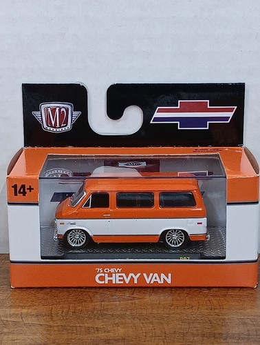 2025 M2 Machines 1975 Chevrolet Van G10 orange Beauville Sportvan 10. R97 32500. - Bild 2 von 8