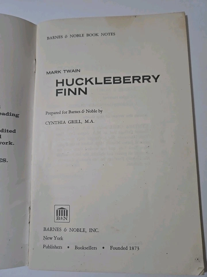 Barnes & Noble Book Notes  Mark Twain Huckleberry&Finn 1966 Vintage  - Image 3 of 4