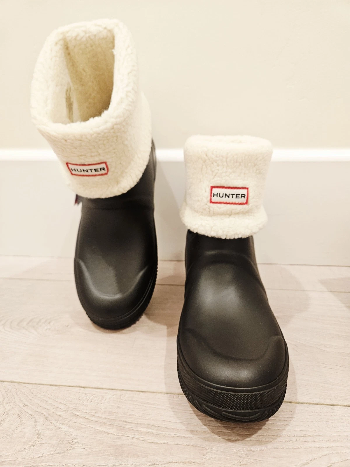 NEW HUNTER SIZE 10 WOMEN'S THUNOR INSULATED ROLL TOP WATERPROOF SNOW BOOT BLACK