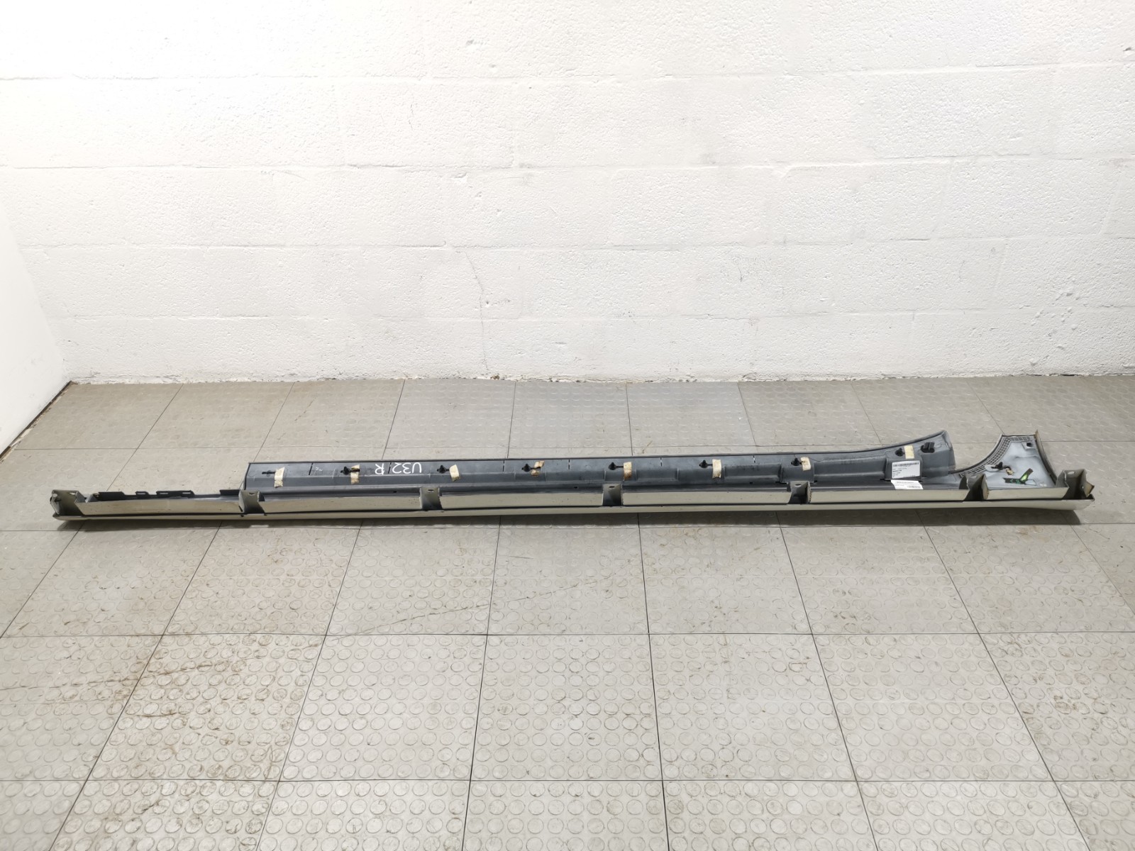 Maserati Ghibli 2018 M156E AWD 3.0 Right Side Skirt Rocker Panel Molding OEM
