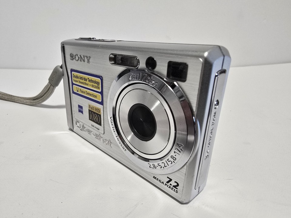 Sony Cybershot DSCW80 7.2MP Digital Camera Silver Working 16 GB SD