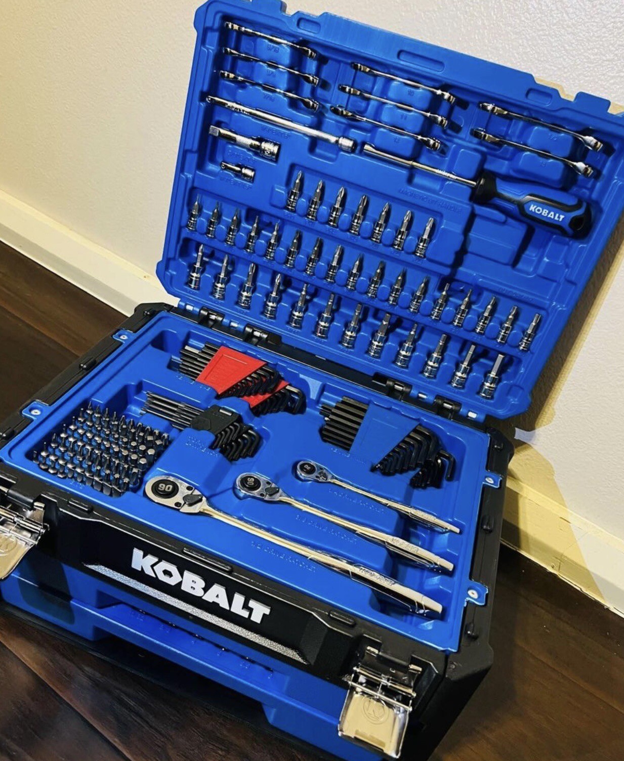 BRAND NEW KOBALT 277 PIECE MECHANIC'S TOOL SET SAE METRIC IN